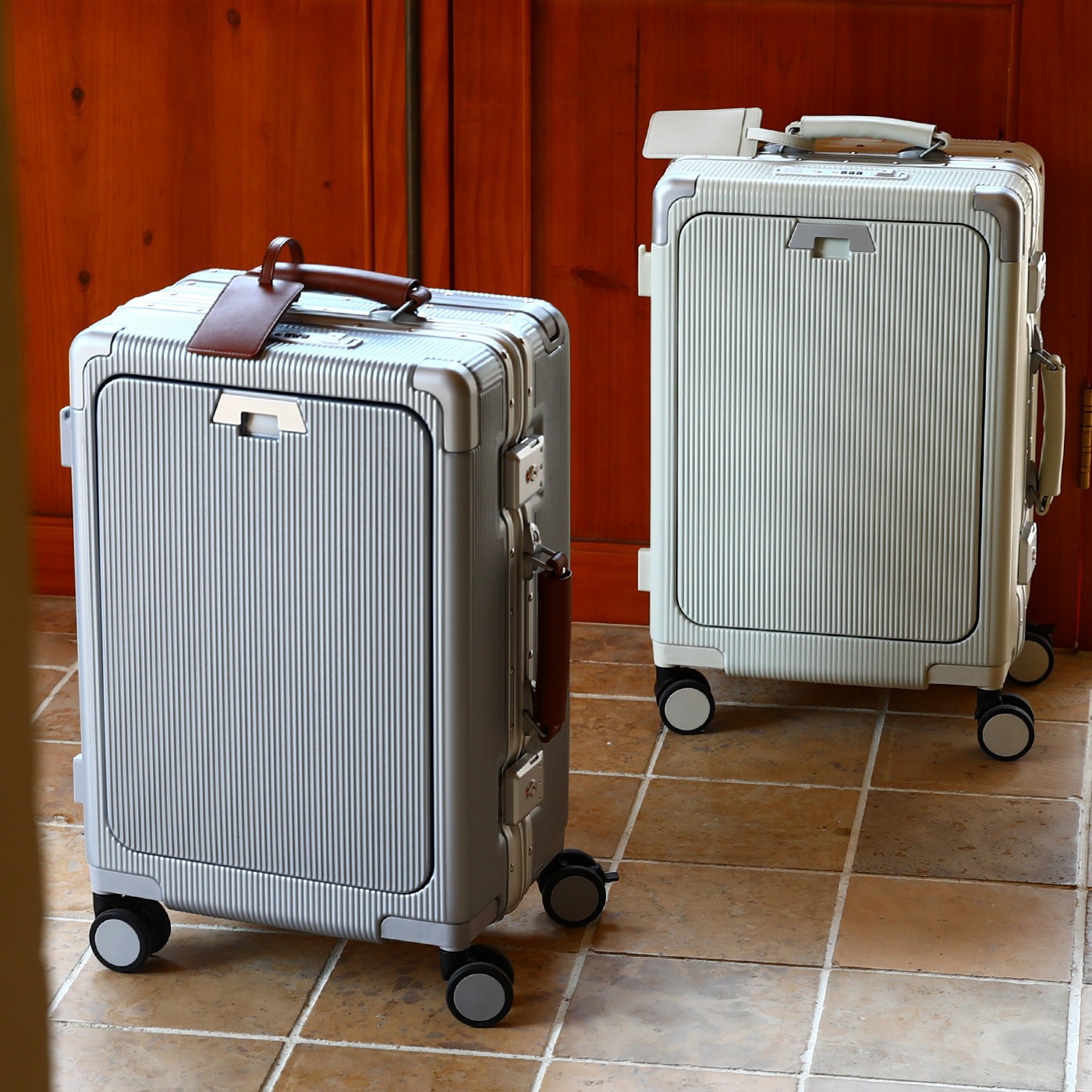 Grote capaciteit, toegestaan o - Aluminum Frame Carry On Luggage recensie en prijs